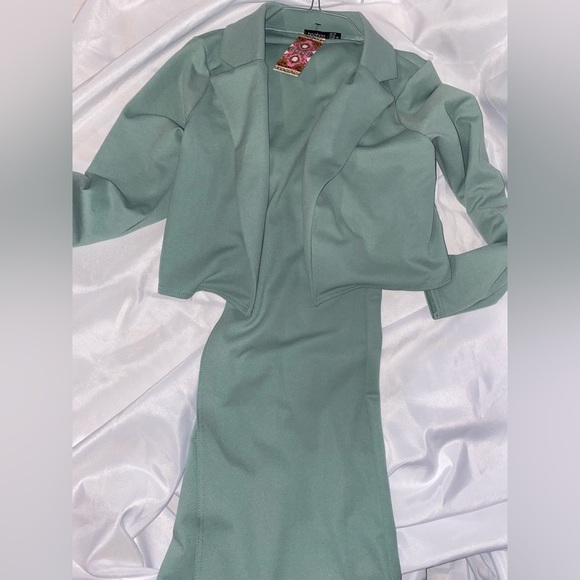 Jade girl - Picture 2 of 3